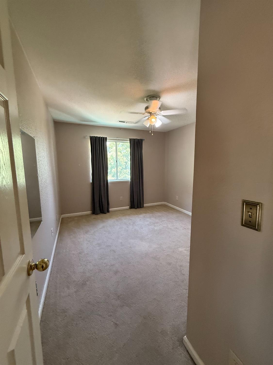 217 Castile Ln, Turlock, CA 95382