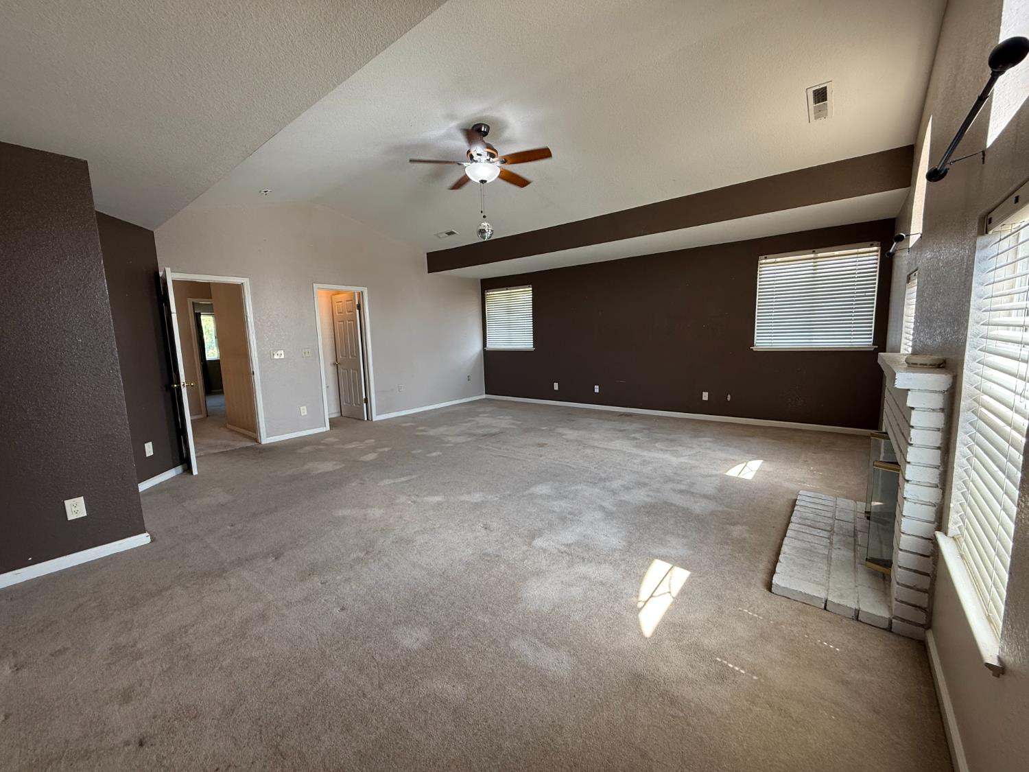 217 Castile Ln, Turlock, CA 95382