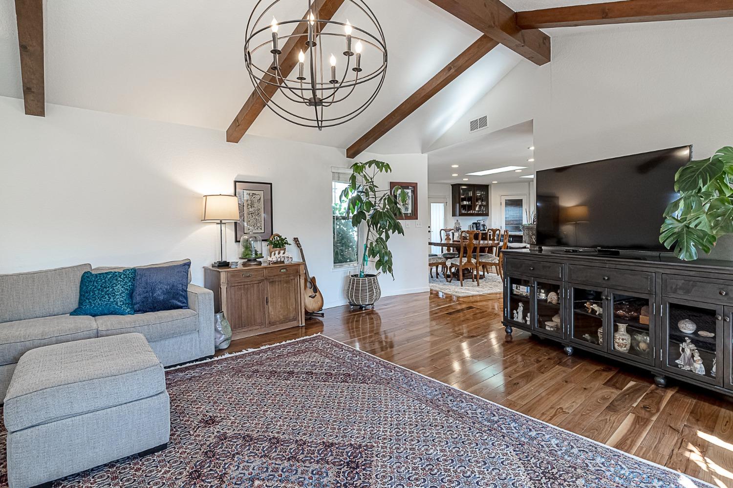 6613 Woodland Ave, Modesto, CA 95358