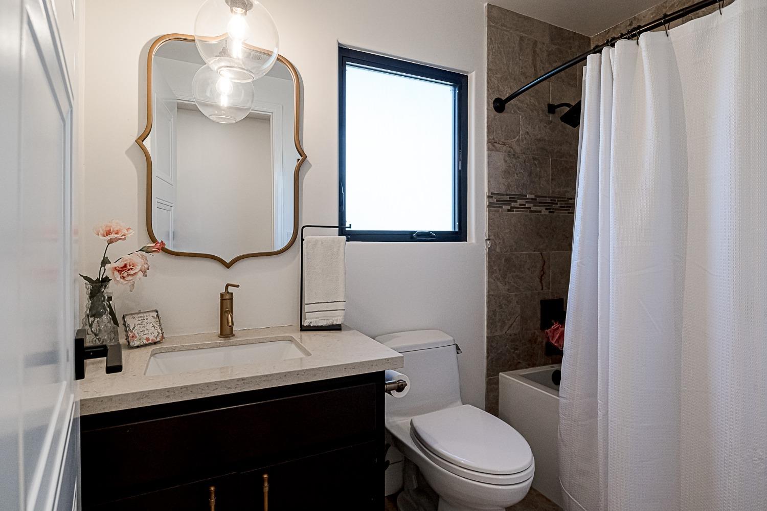 6613 Woodland Ave, Modesto, CA 95358