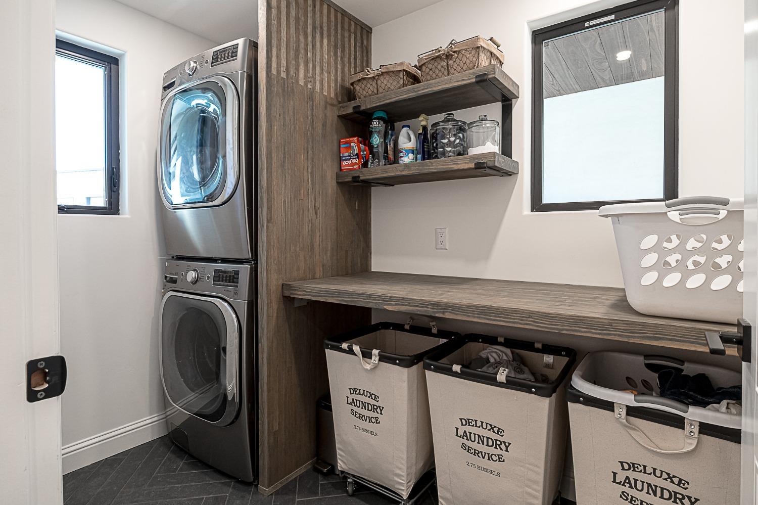 6613 Woodland Ave, Modesto, CA 95358