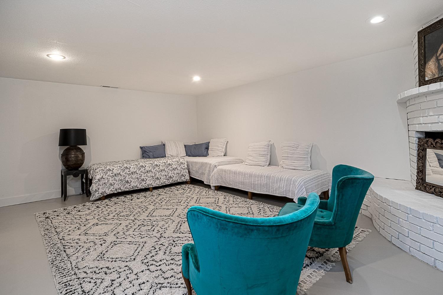 6613 Woodland Ave, Modesto, CA 95358