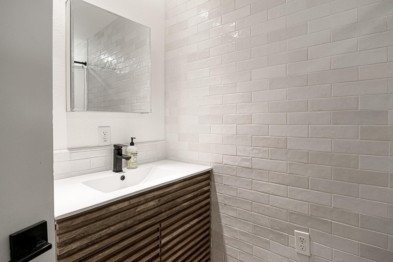 6613 Woodland Ave, Modesto, CA 95358