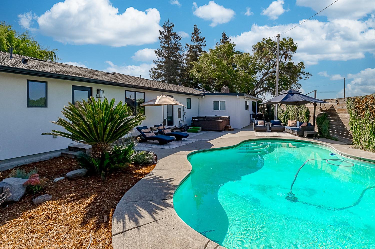 6613 Woodland Ave, Modesto, CA 95358