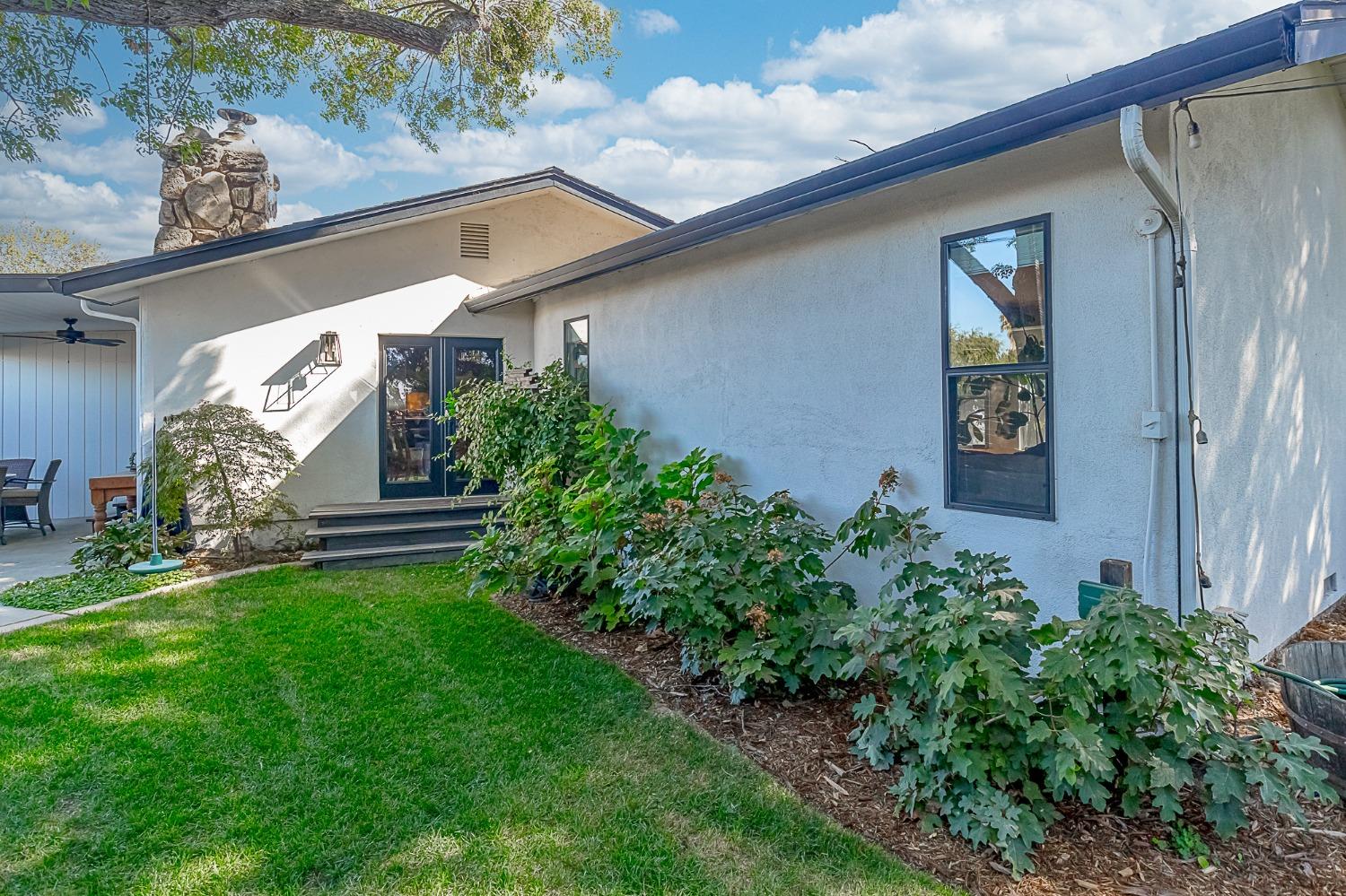 6613 Woodland Ave, Modesto, CA 95358