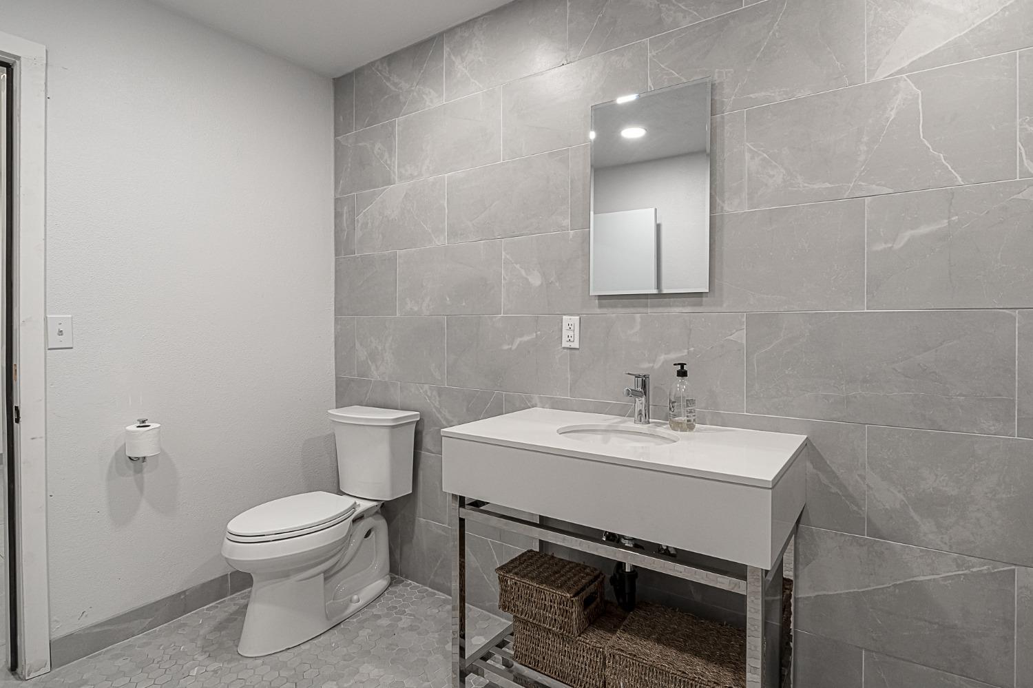 6613 Woodland Ave, Modesto, CA 95358