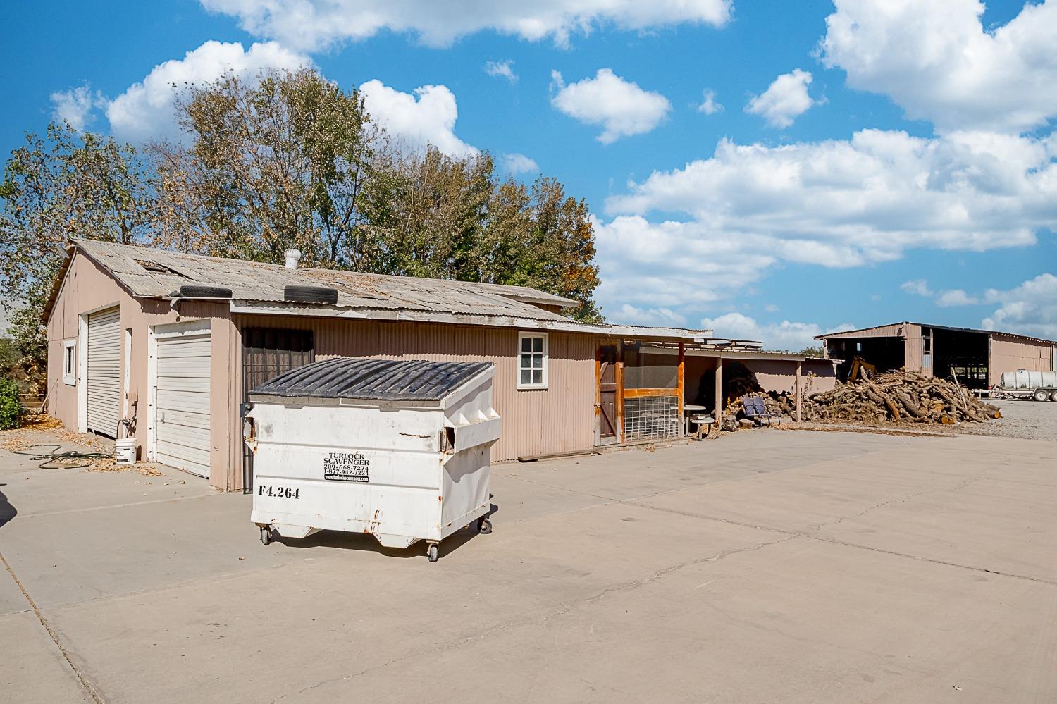 6613 Woodland Ave, Modesto, CA 95358