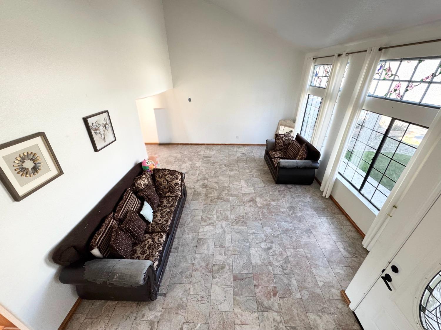 708 Bonneau Ct, Patterson, CA 95363