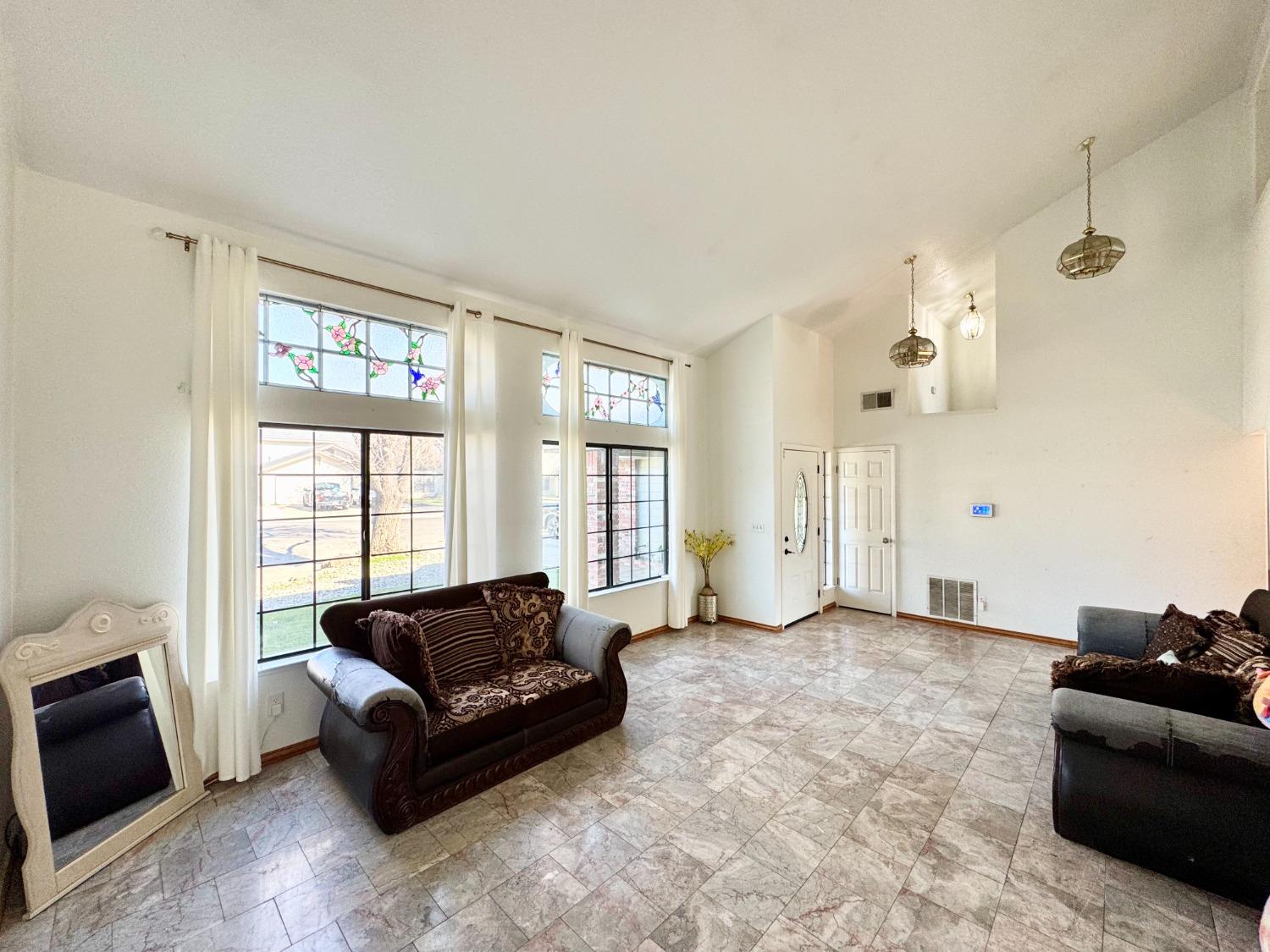 708 Bonneau Ct, Patterson, CA 95363