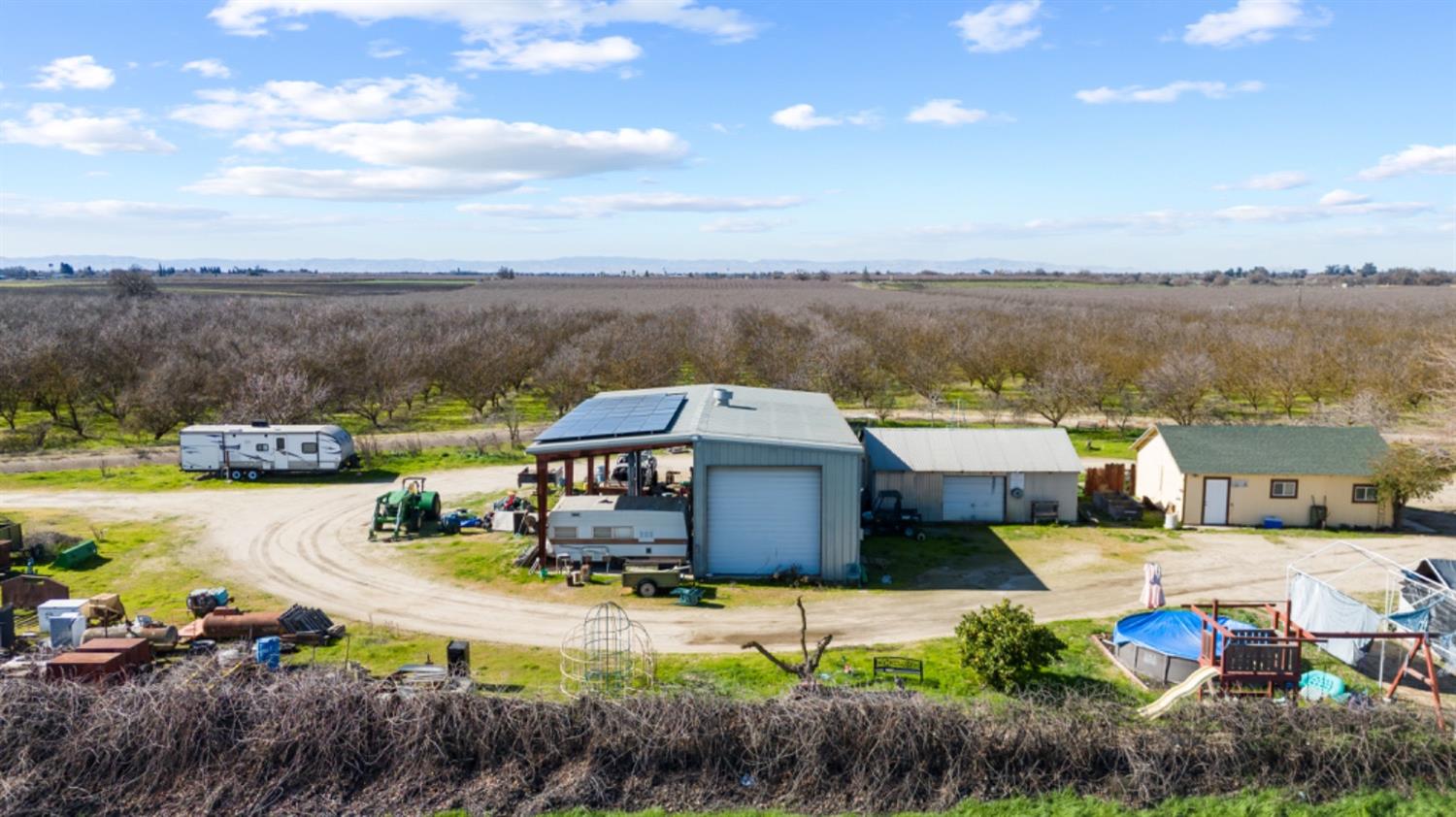 14127 Vinewood Ave, Livingston, CA 95334