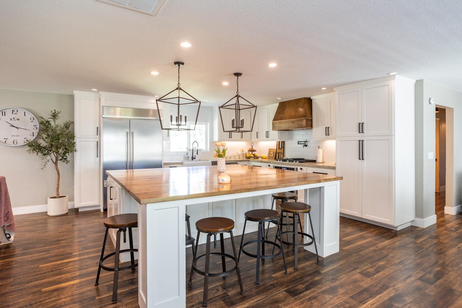 9337 Creekside Ln, Modesto, CA 95357