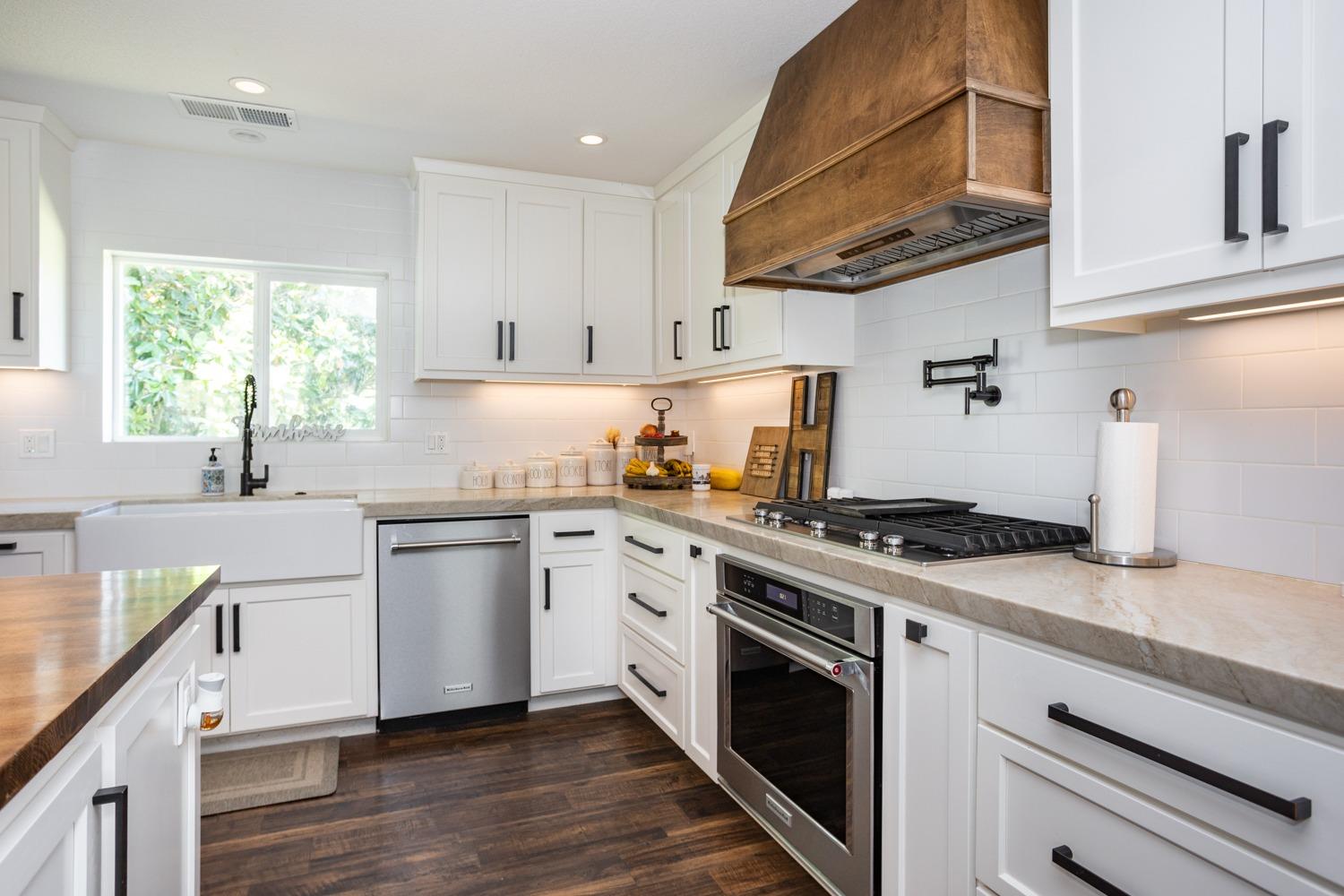 9337 Creekside Ln, Modesto, CA 95357