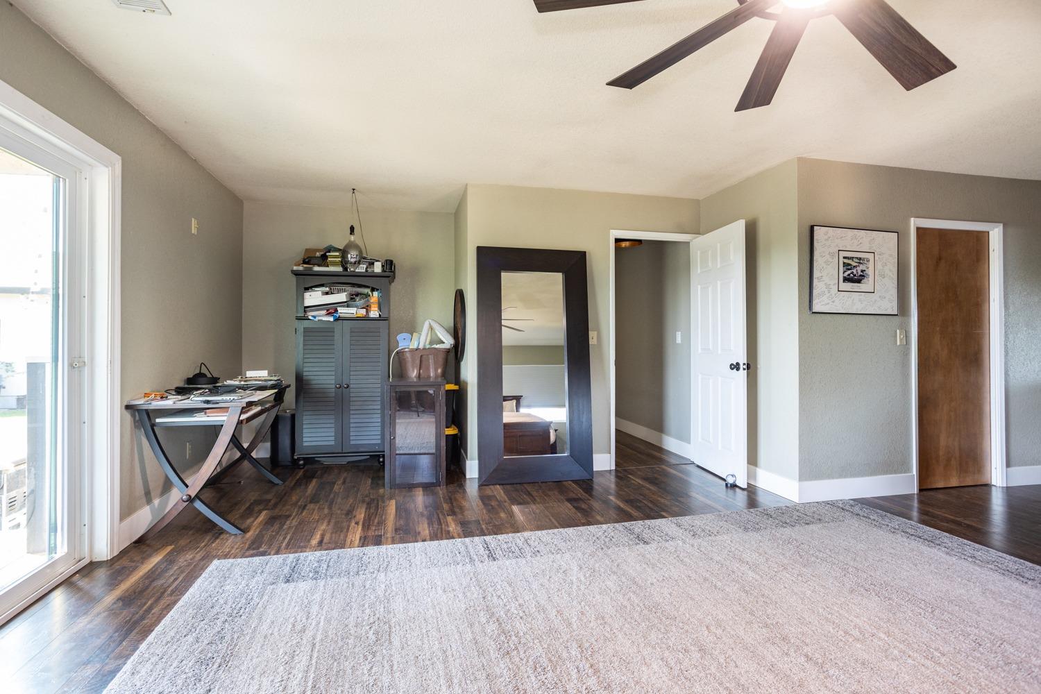 9337 Creekside Ln, Modesto, CA 95357