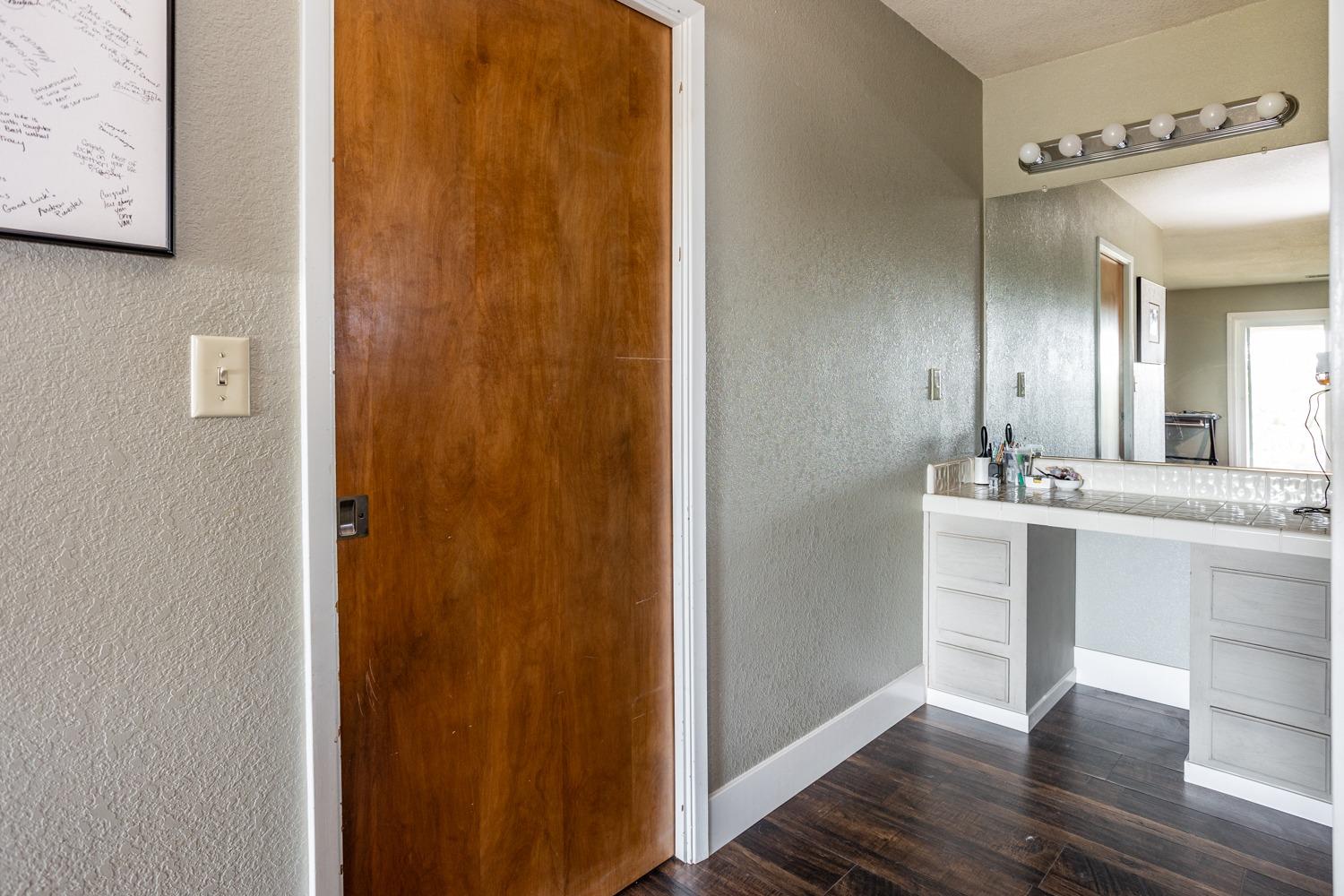 9337 Creekside Ln, Modesto, CA 95357