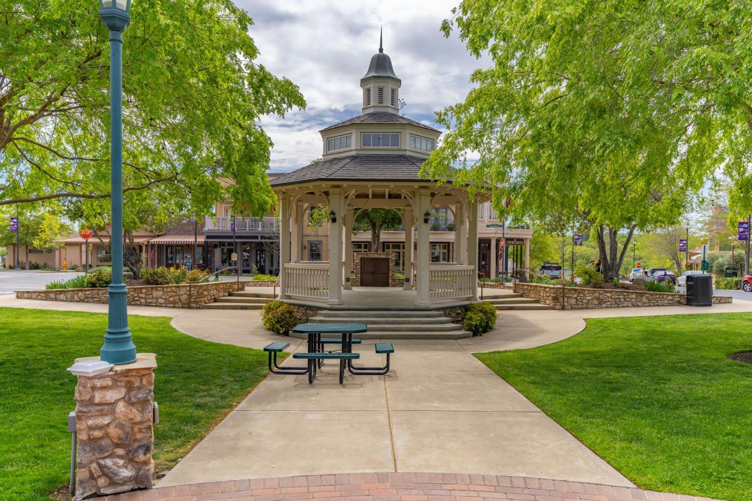 835 Foothill Rd, Copperopolis, CA 95228