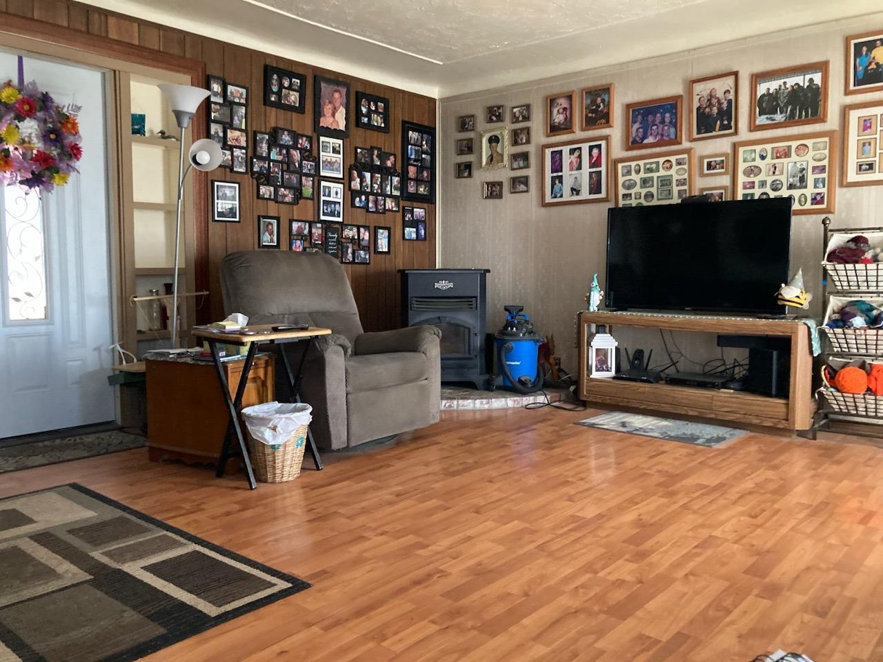 43044 valeria, Dos Palos, CA 93620