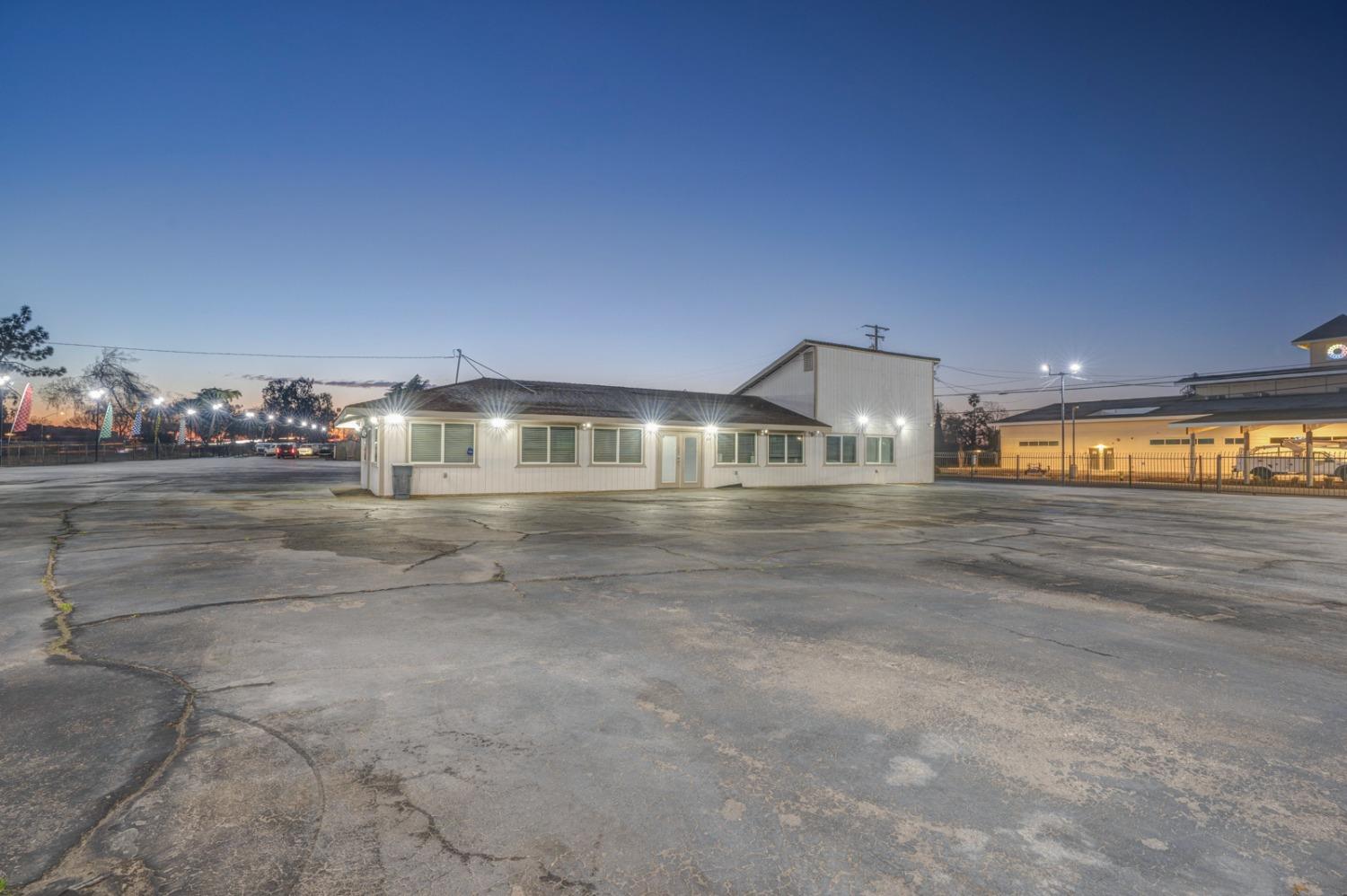 854 Crows Landing Rd, Modesto, CA 95351