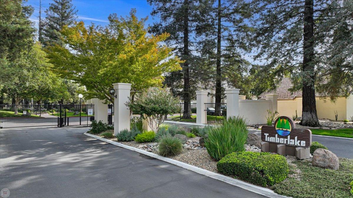 3701 Colonial Dr #23, Modesto, CA 95356