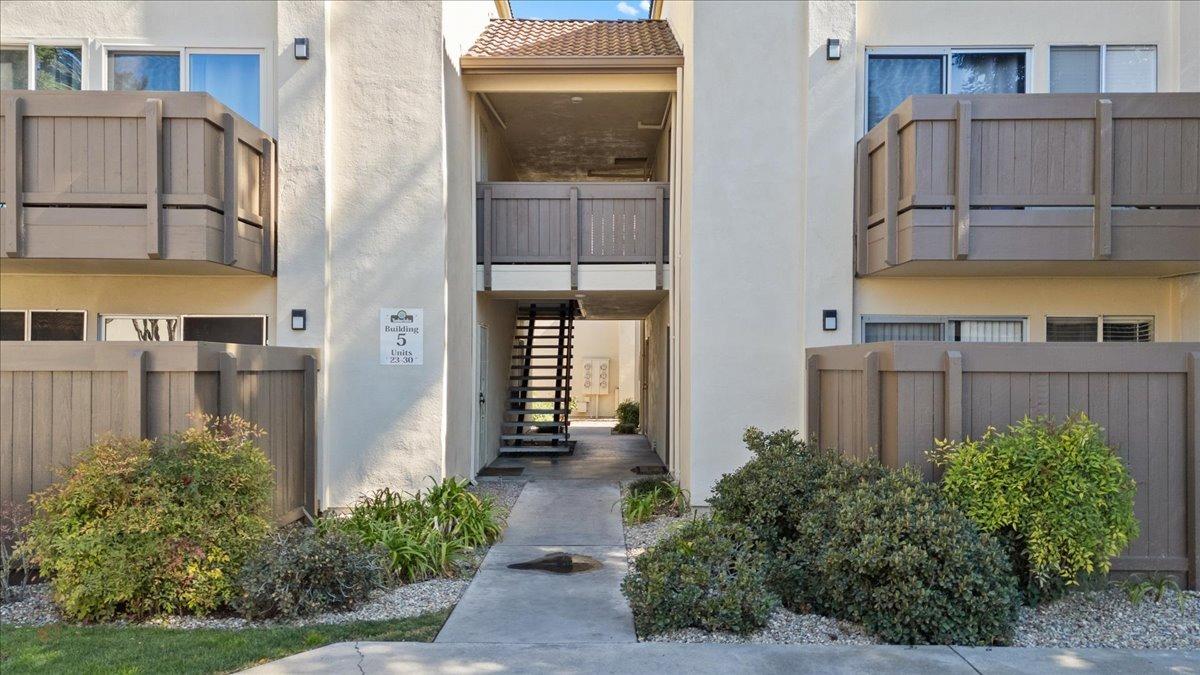 3701 Colonial Dr #23, Modesto, CA 95356