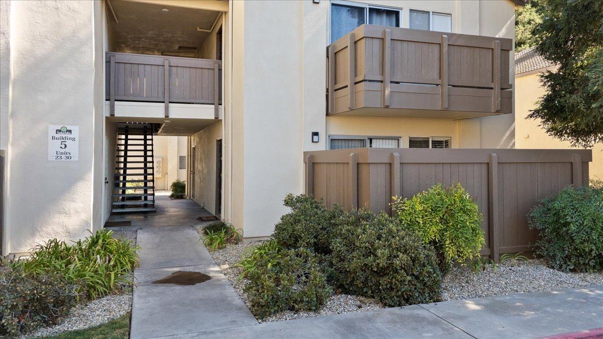 3701 Colonial Dr #23, Modesto, CA 95356