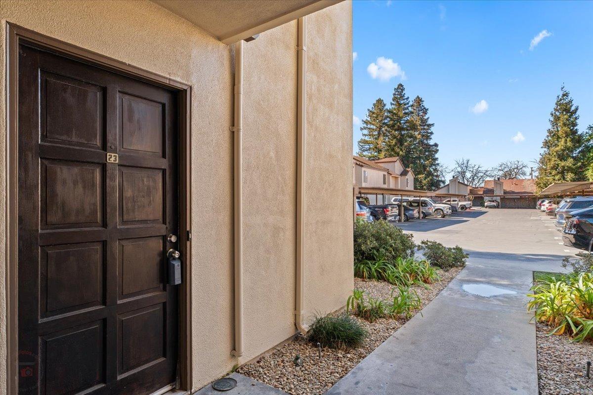 3701 Colonial Dr #23, Modesto, CA 95356