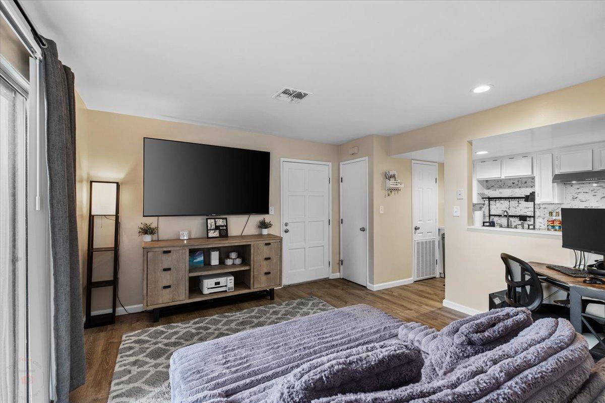 3701 Colonial Dr #23, Modesto, CA 95356