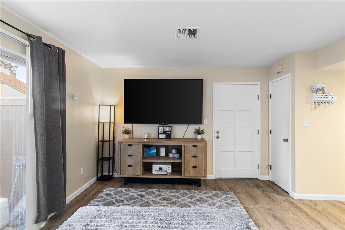 3701 Colonial Dr #23, Modesto, CA 95356