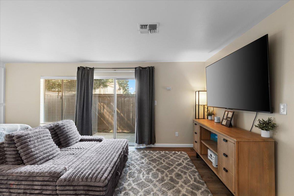 3701 Colonial Dr #23, Modesto, CA 95356