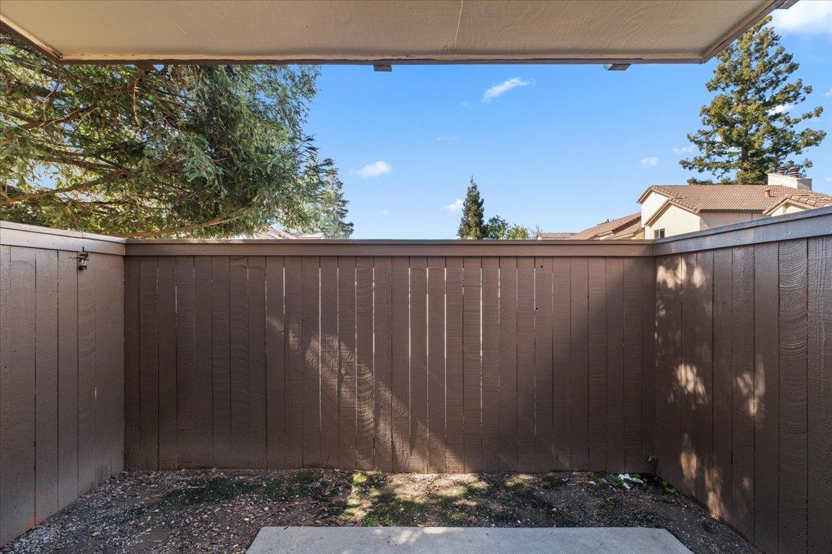 3701 Colonial Dr #23, Modesto, CA 95356