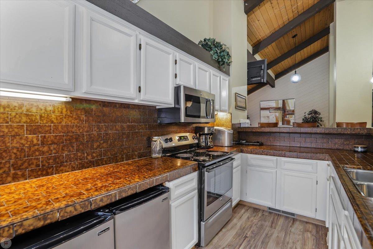 3701 Colonial Dr #23, Modesto, CA 95356