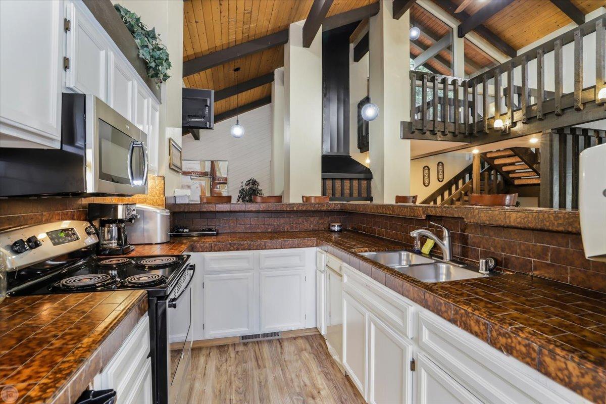 3701 Colonial Dr #23, Modesto, CA 95356