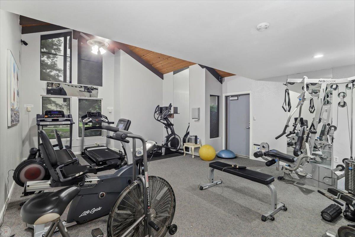 3701 Colonial Dr #23, Modesto, CA 95356