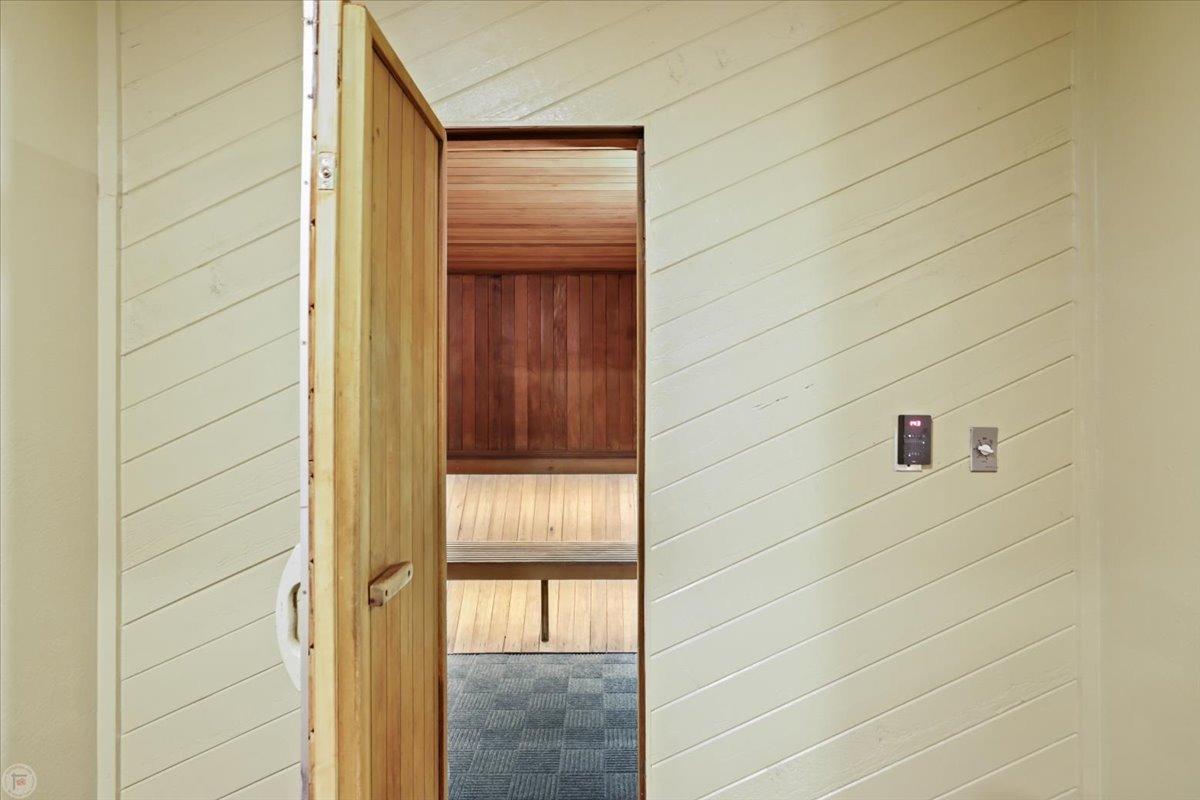 3701 Colonial Dr #23, Modesto, CA 95356