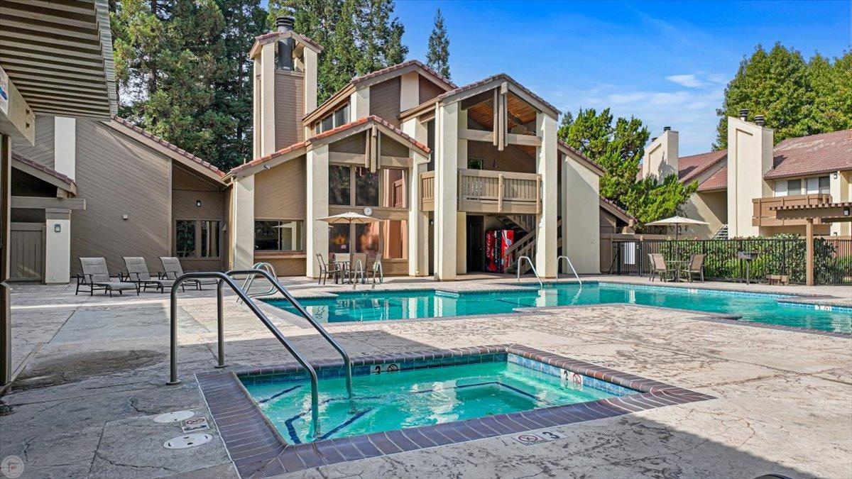 3701 Colonial Dr #23, Modesto, CA 95356