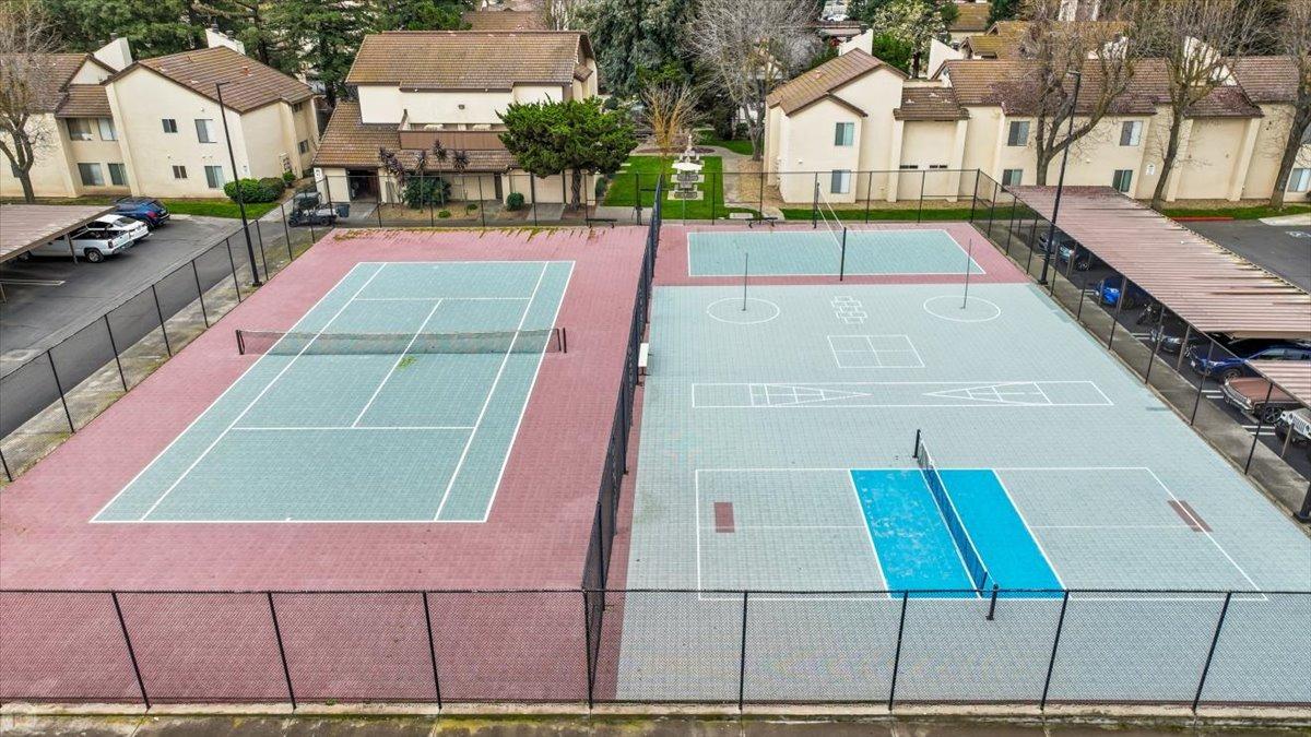 3701 Colonial Dr #23, Modesto, CA 95356