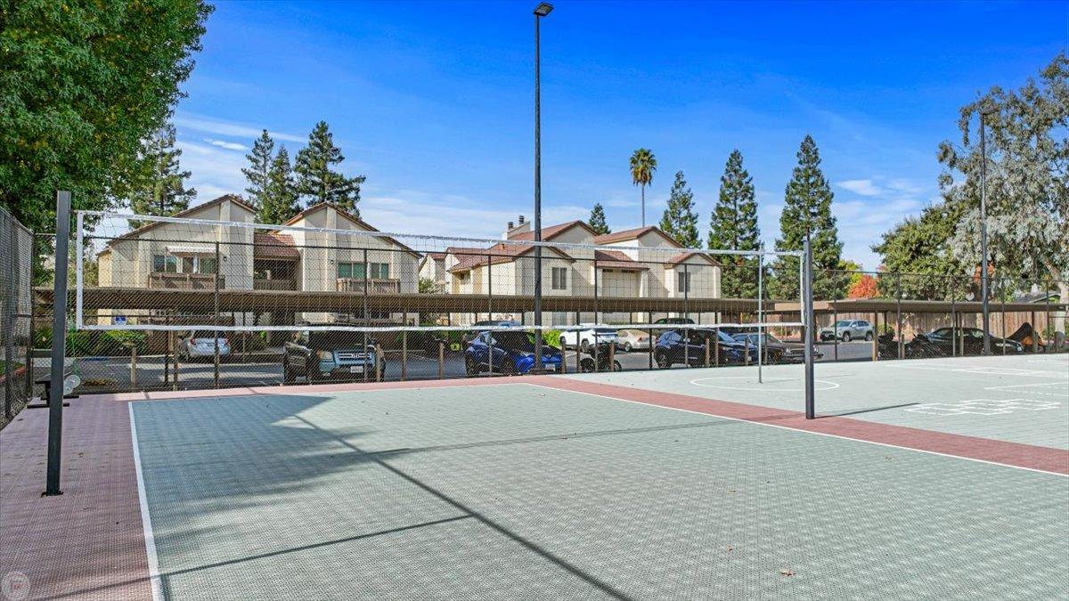 3701 Colonial Dr #23, Modesto, CA 95356