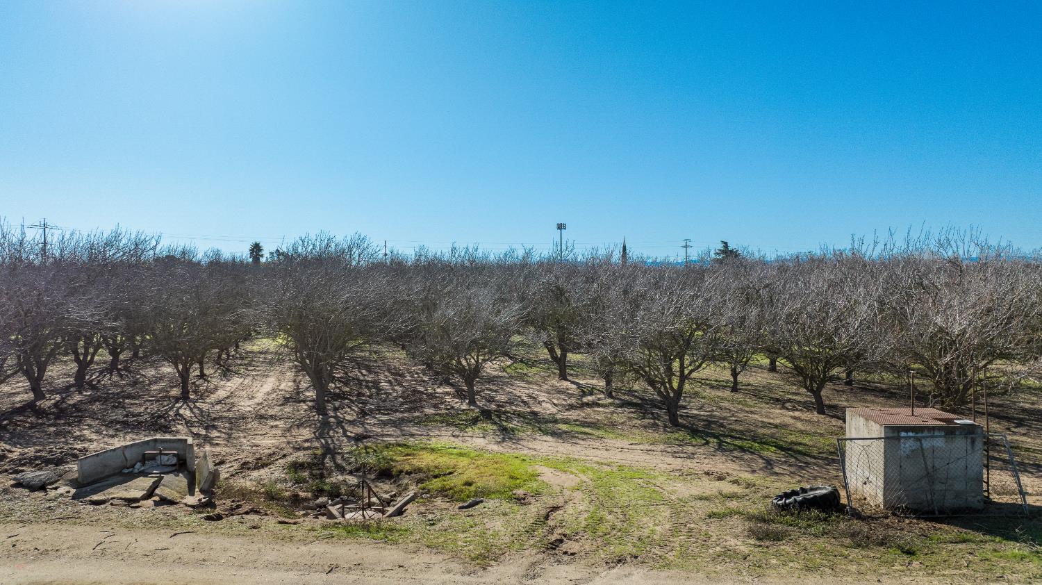 2105 N Airport Way, Manteca, CA 95336