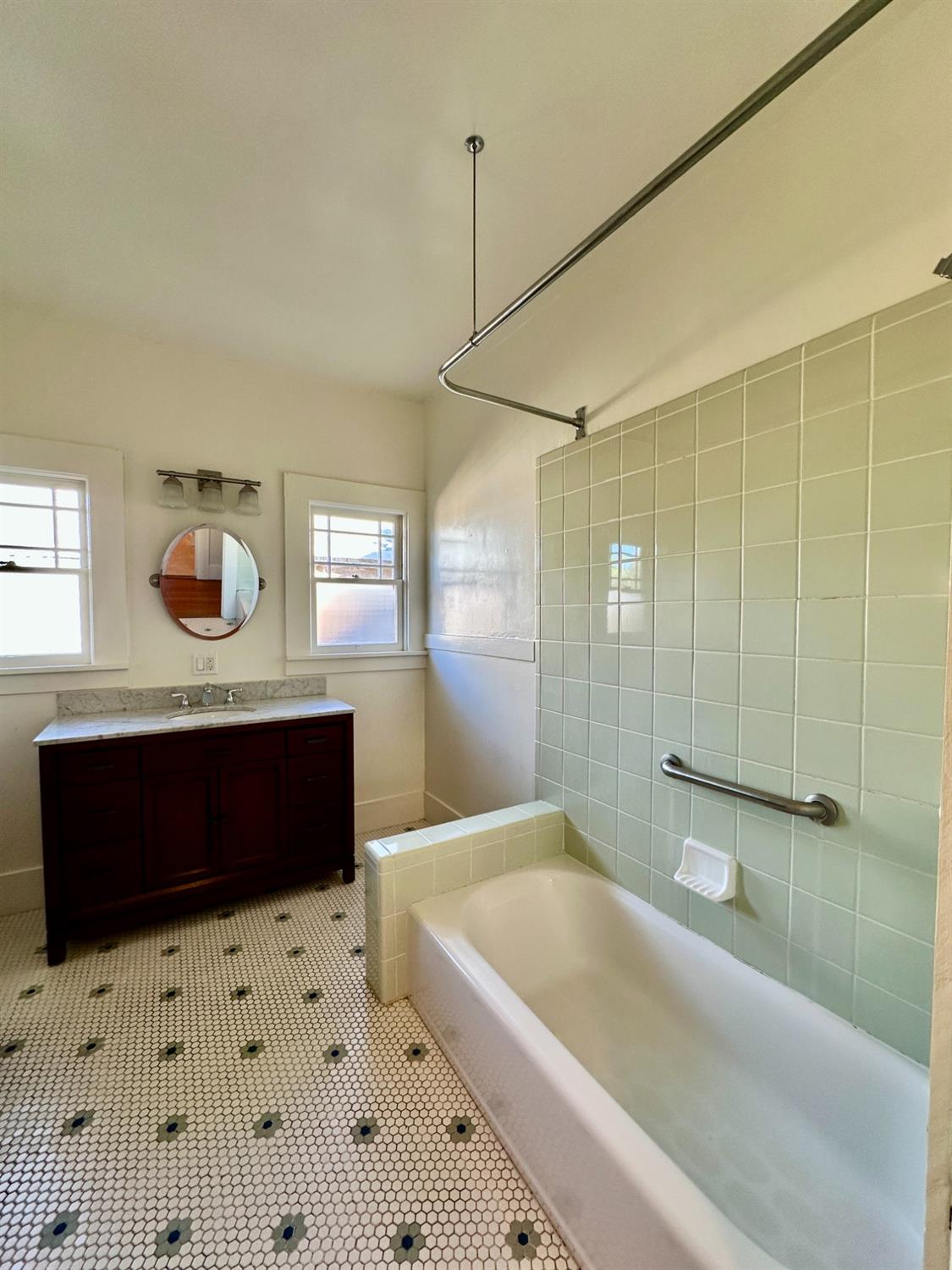 1059 Q St, Newman, CA 95360