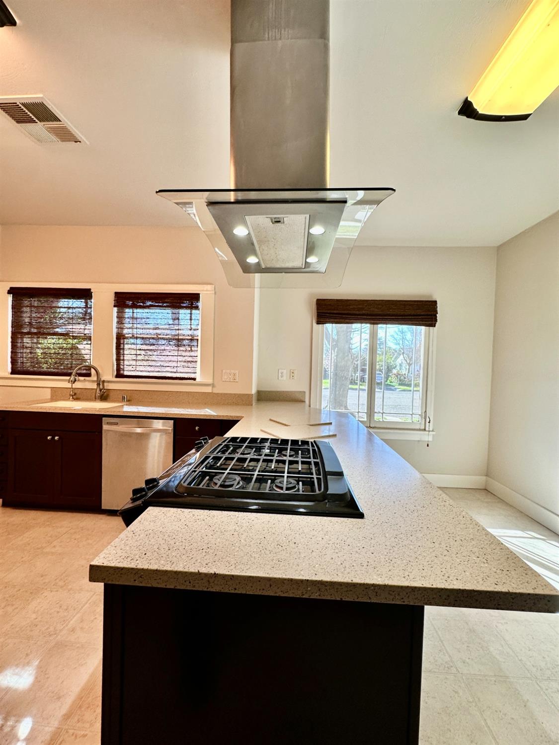 1059 Q St, Newman, CA 95360