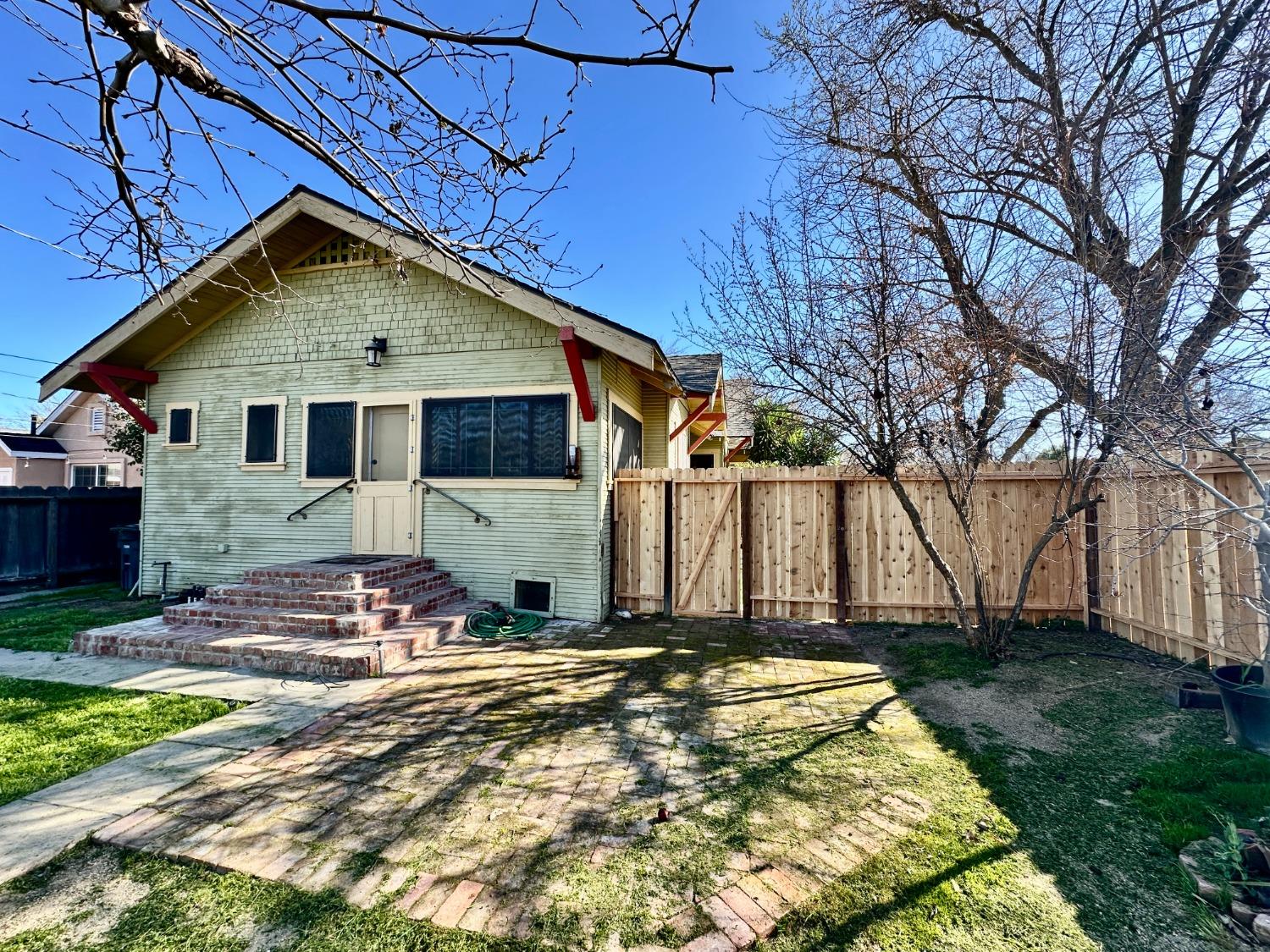 1059 Q St, Newman, CA 95360