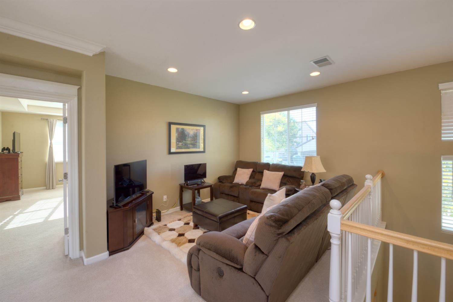 20833 Shrub Oak Dr, Patterson, CA 95363