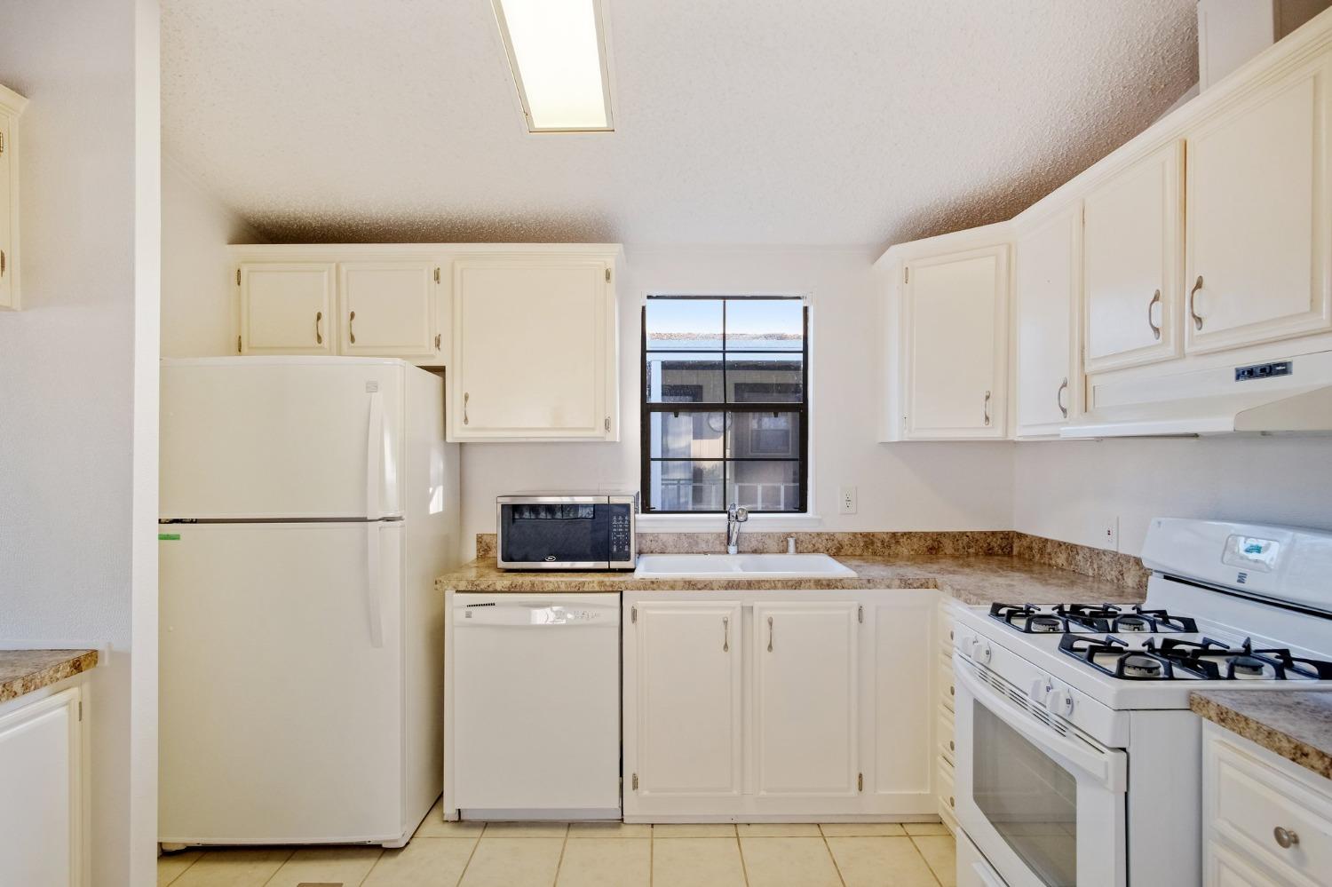 1500 Held Dr #103, Modesto, CA 95355