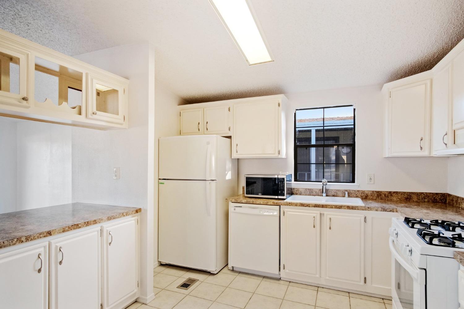 1500 Held Dr #103, Modesto, CA 95355