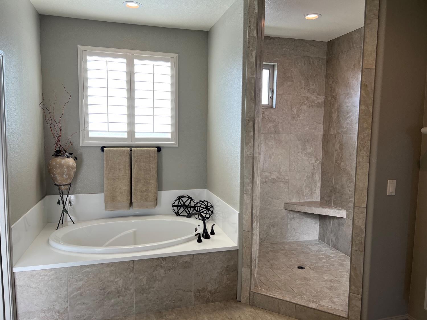 8752 N Privado Ct, Hilmar, CA 95324