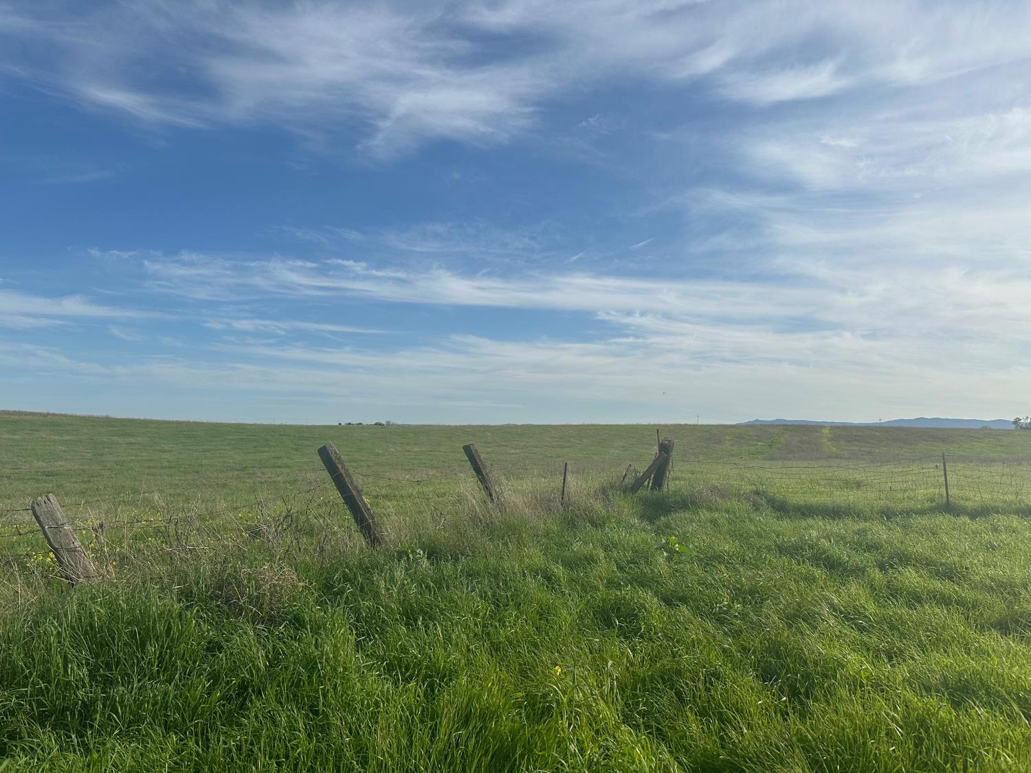 1 Billy Wright Rd, Los Banos, CA 93635