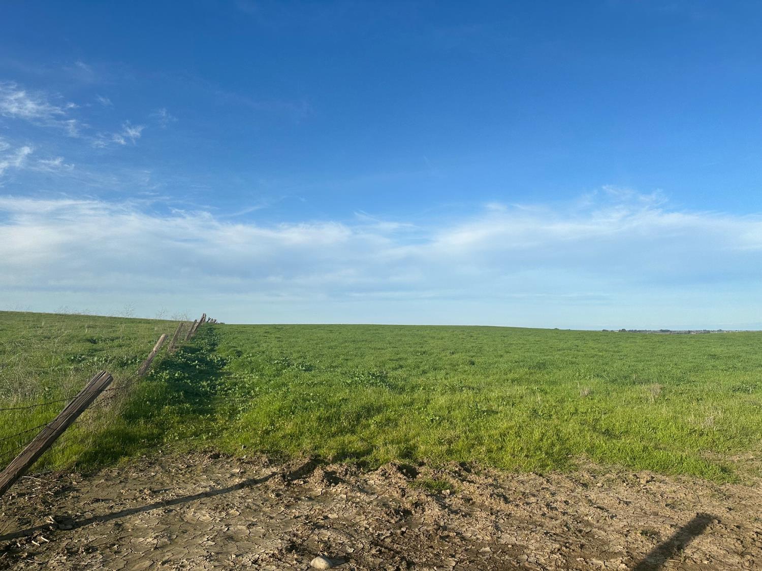 1 Billy Wright Rd, Los Banos, CA 93635