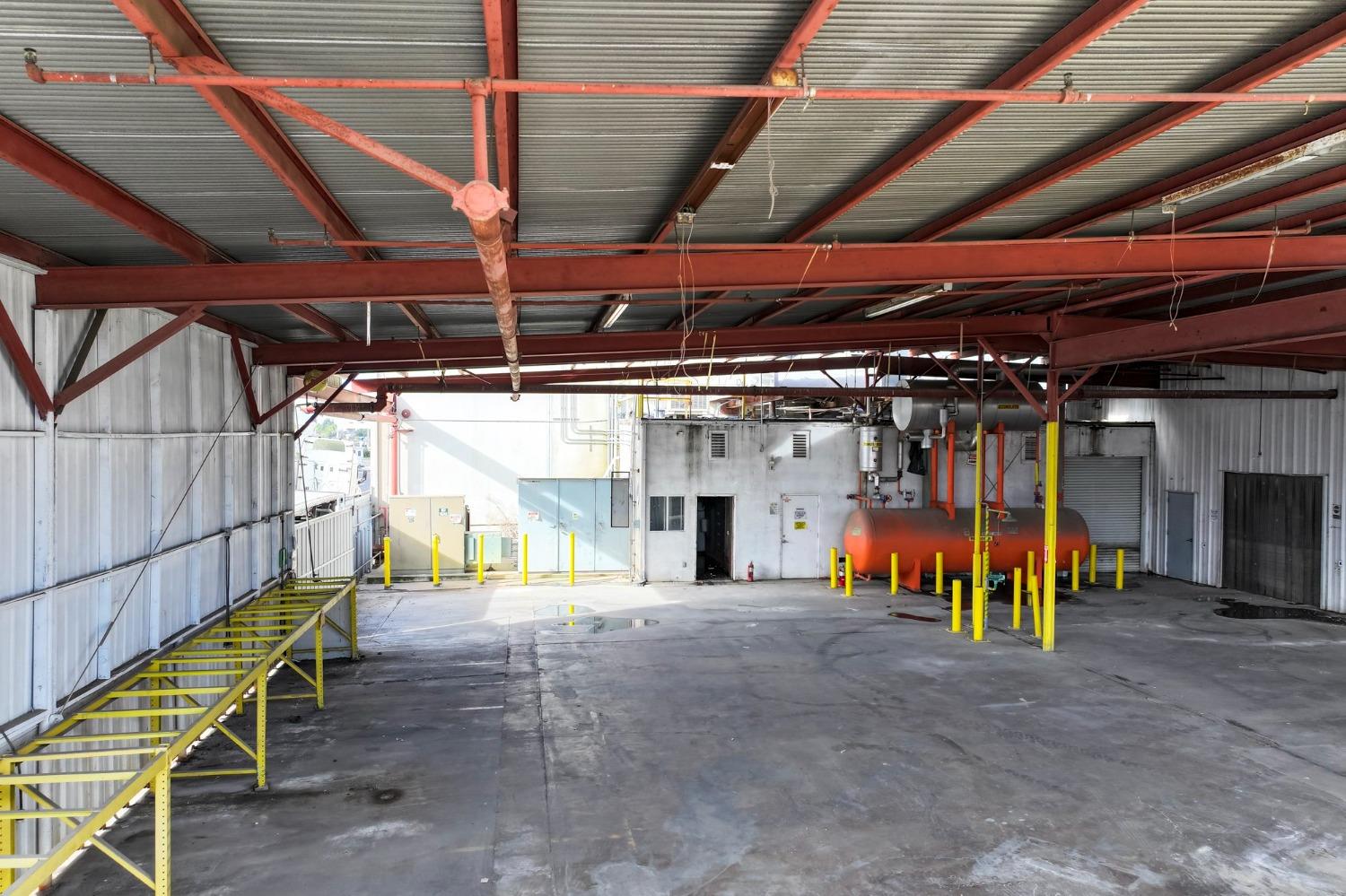 200 N Uruappan, Dinuba, CA 93618