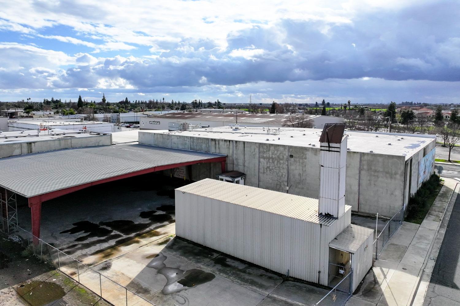 200 N Uruappan, Dinuba, CA 93618