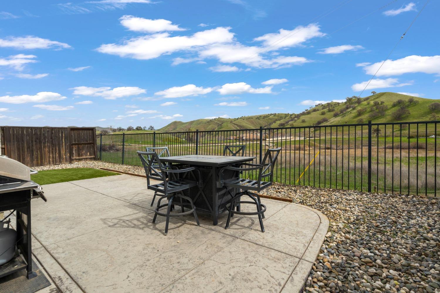 9389 Vintner Cir, Patterson, CA 95363