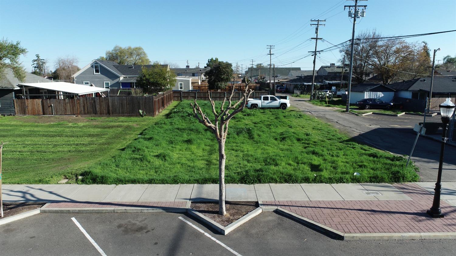 12716 Bentley St, Waterford, CA 95386